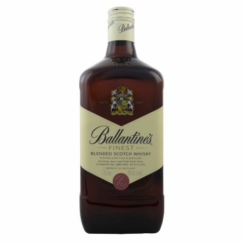 Ballantine's Finest Blended Scotch Perspective: front