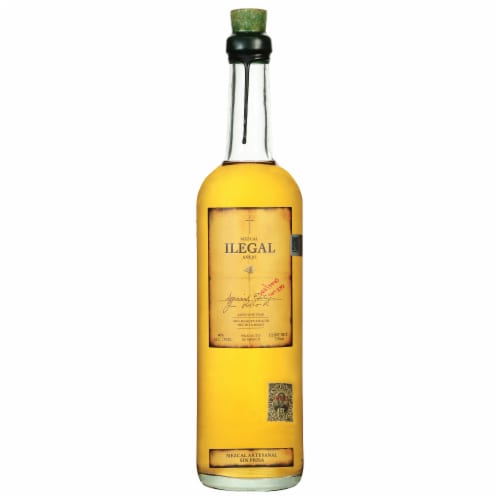 Ilegal Mezcal Anejo Perspective: front
