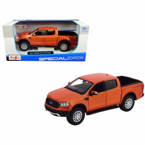 Maisto 31521or 2019 Ford Ranger FX4 Off Road Pickup Truck Copper Orange Metallic 1 by 27 Diec Perspective: front