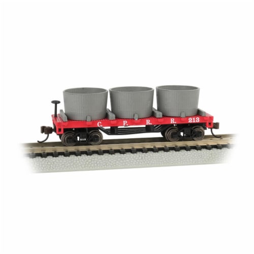 Bachmann BAC15552 Central Pacific Water Gondola Old-Time Wood Tank Train Car with 3 Tanks Perspective: front