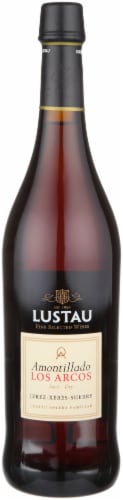 Lustau Los Arcos Amontillado Sherry Perspective: front