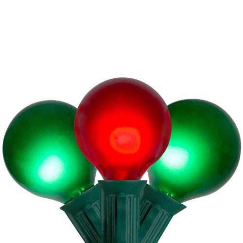 Northlight 15-Count Red and Green G50 Globe Christmas Light Set, 13.5 ft Green Wire Perspective: front
