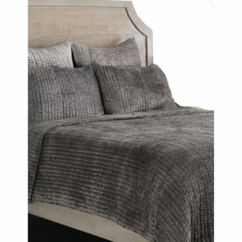 Lipa 92 x 96 Handmade Queen Quilt, Polyfill, Cotton Binding, Dessert Brown- Saltoro Sherpi Perspective: front