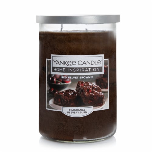 Yankee Candle® Home Inspiration™ Red Velvet Brownie Candle Perspective: front