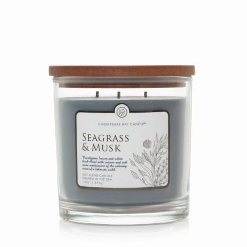 Chesapeake Bay Candle 3 Wick Seagrass & Musk Candle Perspective: front