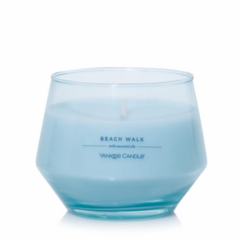 Yankee Candle® Medium Beach Walk Jar Candle Perspective: front