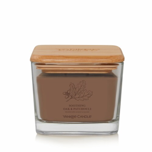 Yankee Candle® Soothing Oak & Patchouli Jar Candle Perspective: front