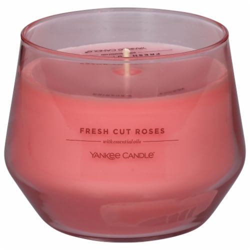 Yankee Candle® Medium Fresh Cut Roses Jar Candle Perspective: front