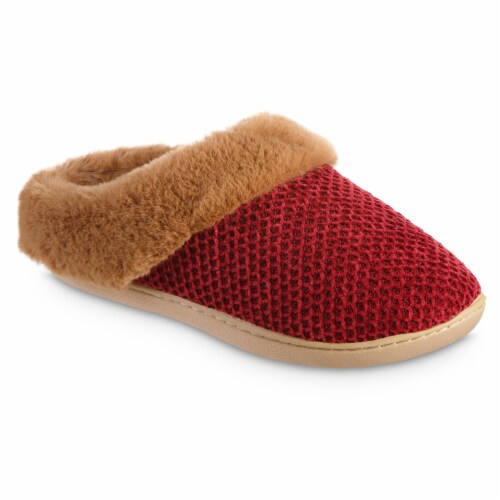 Red outlet isotoner slippers