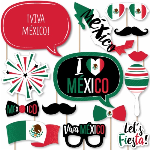 Large photo outlet booth props