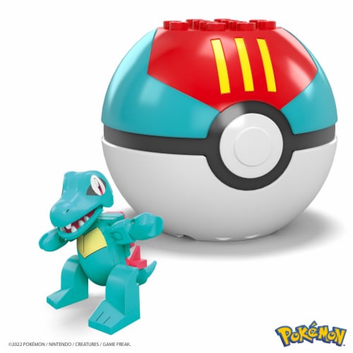 MegaConstrux™ Pokemon Totodile Poke Ball Building Set Perspective: front
