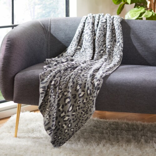 Safavieh Gwynn Throw - Grey Perspective: front