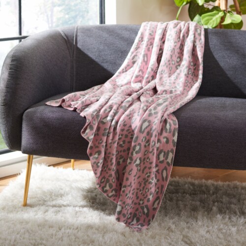 Safavieh Gwynn Throw - Pink Perspective: front