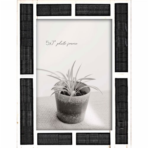 New View 5x7 inch Picture Frame - Black / White Perspective: front