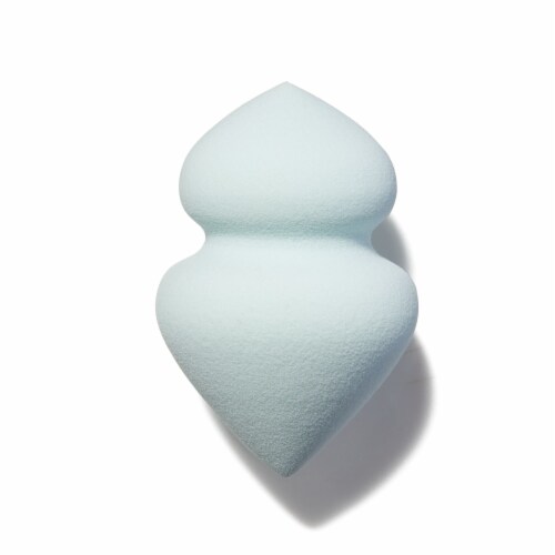 e.l.f. On Point Dual-Ended Concealing Sponge Perspective: front