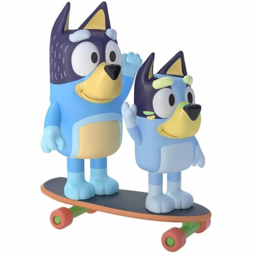 Bluey Skateboard Action Figure 2 Pack | Bluey & Bandit Perspective: front
