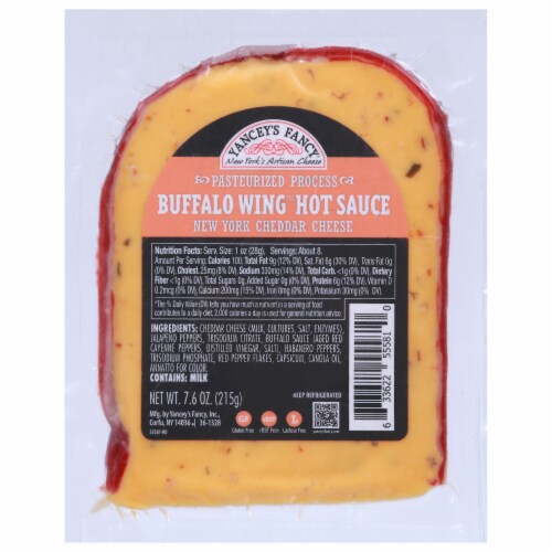 Yancey's Fancy Savory Garlic Buffalo Wing Cheddar Cheese Perspective: front