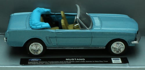 1:43 Scale Die-Cast Blue Ford Mustang Convertible Perspective: front