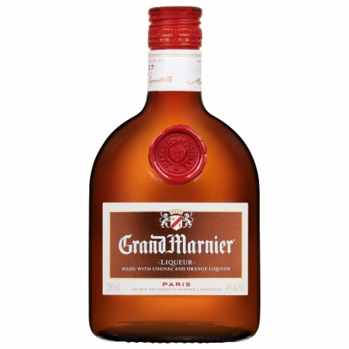 Gold Marnier Liqueur Perspective: front