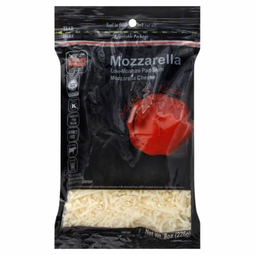 Les Petites Fermieres Natural & Kosher Shredded Mozzarella Cheese Perspective: front