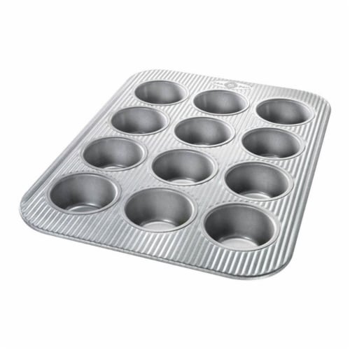 1.37 x 15.75 x 11.12 in.  12 Cups Steel Metallic Muffin Pan - pack of 6 Perspective: front
