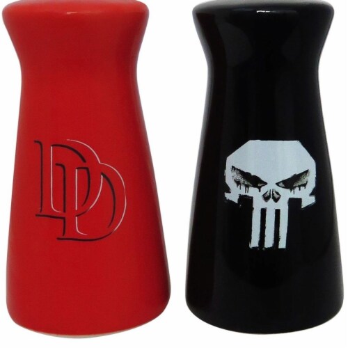 Dare Devil spsddpunset Dare Devil Daredevil & Punisher Salt & Pepper Shakers Perspective: front