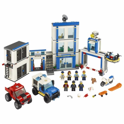 60246 LEGO® City Police Station, 743 pc Fred Meyer