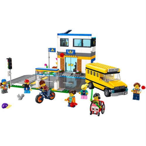 LEGO 60329 City School Day Perspective: front