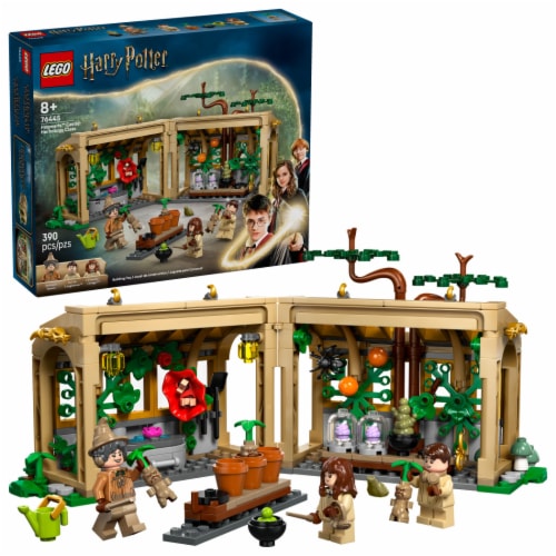 LEGO Harry Potter Hogwarts Castle: Herbology Class 76445 Perspective: front
