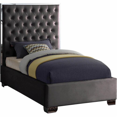 Meridian Furniture Lexi Velvet Twin Bed Meridian Furniture Lexi Velvet Twin Bed