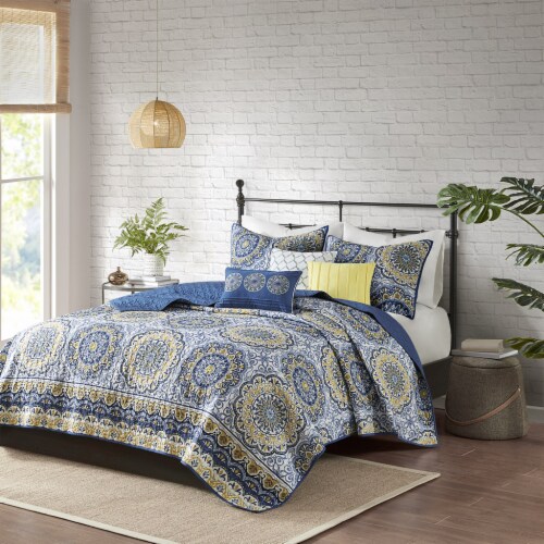 Gracie Mills 6 Piece Reversible Quilt Set with Throw Pillows Blue