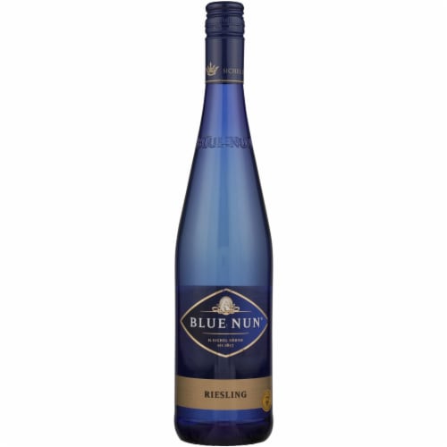 Blue Nun Riesling Germany White Wine Perspective: front