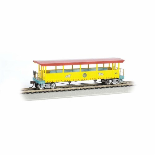 HO Scale Ringling Brothers Barnum & Bailey Open Sided Excursion - No. 142 Perspective: front