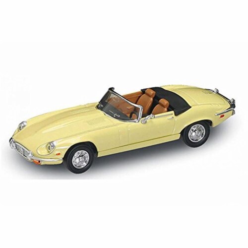 Road Signature 94244y 1 by 43 1971 Jaguar E-Type Convertible Diecast Model Car, Yellow Perspective: front