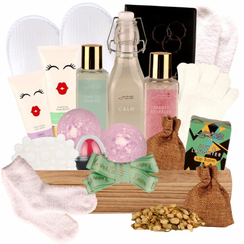 Caramel Vanilla 15-Piece Bath Basket. Infused with Coconut & Honey Essential Oils Perspective: front