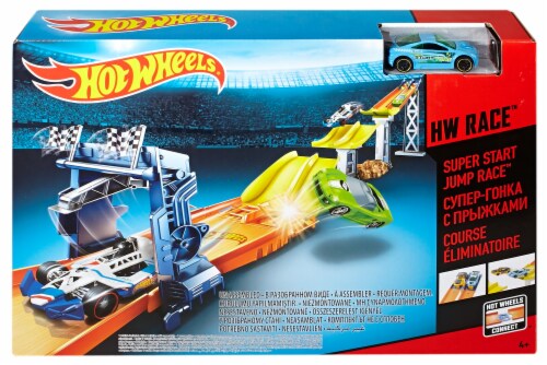 Mattel Hot Wheels Super Ultimate Garage Play Set 4 Cars and 1 Jet