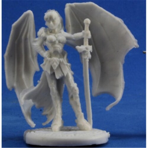 Reaper Miniatures  Bones-Troll Slayer Sophie Perspective: front
