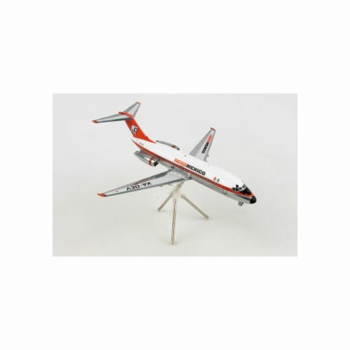 Gemini200 G2AMX315 Aeromexico DC-9-15 1-200 Reg No. XA-DEV Diecast Airplane Model Perspective: front