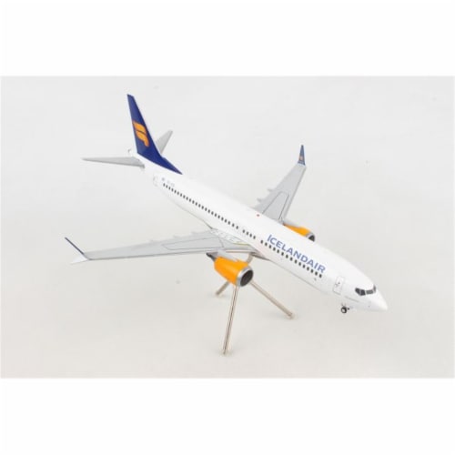 Gemini200 G2ICE733 Icelandair 737MAX8 1-200 New Livery Reg No. TC-ICE Diecast Airplane Model Perspective: front
