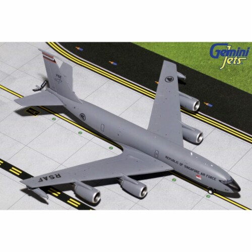 Gemini200 G2SAF746 RSAF Republic of Singapore Air Force KC135R Scale 1 by 200 752 Perspective: front