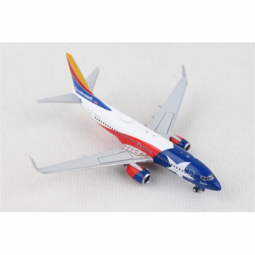 Gemini Jets GJ2019 1-400 Scale No.N931WN Reg Southwest 737-700 Lone Star One Model Airplane Perspective: front