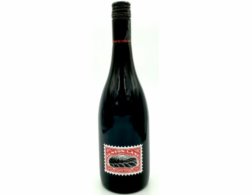 Benton Lane Pinot Noir Perspective: front