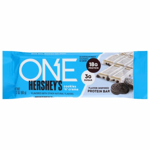 One Hershey's Cookies 'N Creme Protein Bar Perspective: front