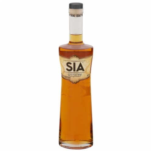 Sia™ Blended Scotch Whisky Perspective: front