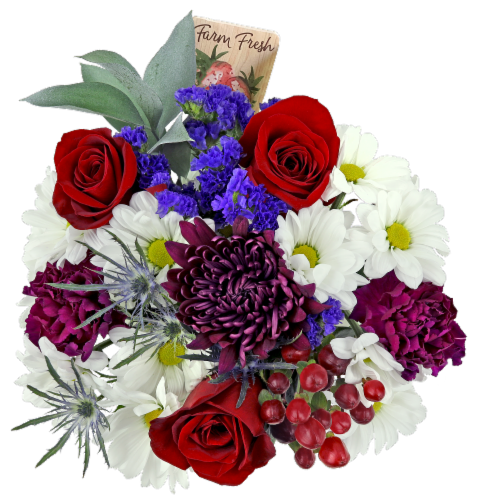 Berry Cobbler Fresh Flowers Bouquet Perspective: front