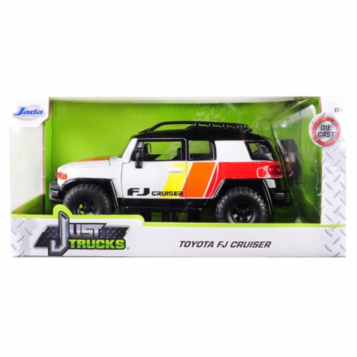 Jada 31596-MJ Toyota FJ Cruiser Custom with Roof Rack White Just Trucks 1 by 24 Diecast Model Perspective: front