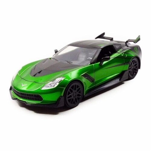 Jada Toys 98499 Crosshairs - 2016 Chevrolet Corvette Model Car Perspective: front