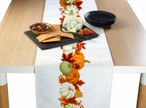 Table Runner, 100% Polyester, 12x72", Pumpkin Garland Perspective: front