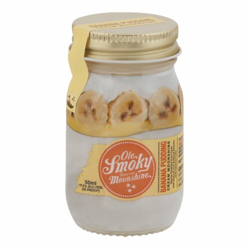 Ole Smoky Moonshine Banana Pudding Cream Whisky Perspective: front