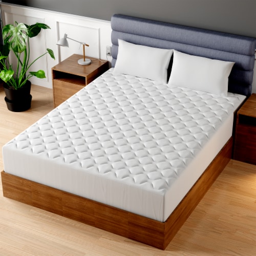 The Grand Down Alternative Fitted Mattress Pad White Perspective: front